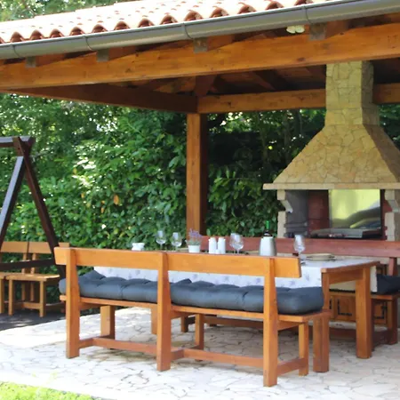 Casa Ondina - Private House With Jacuzzi & Garden In Central Istria بيت للعطل Šumber
