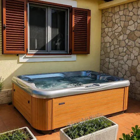 Casa Ondina - Private House With Jacuzzi & Big Garden In Istria Vikendica *